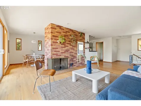 7233 SW 13th Avenue Portland OR 97219