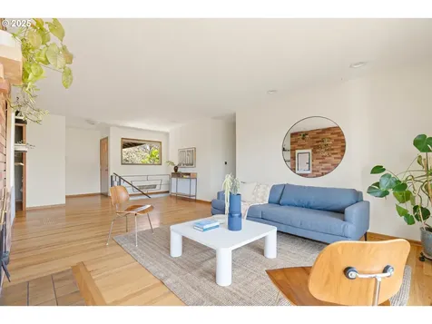 7233 SW 13th Avenue Portland OR 97219