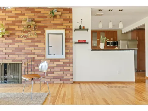 7233 SW 13th Avenue Portland OR 97219