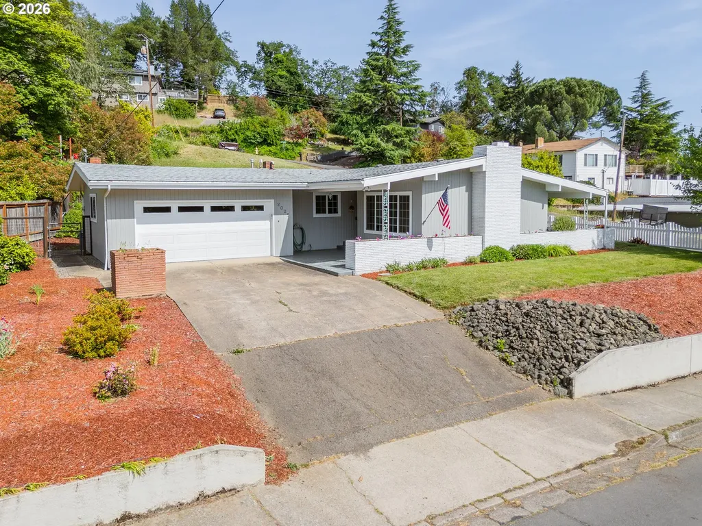 2025 NW Kline Street Roseburg OR 97471