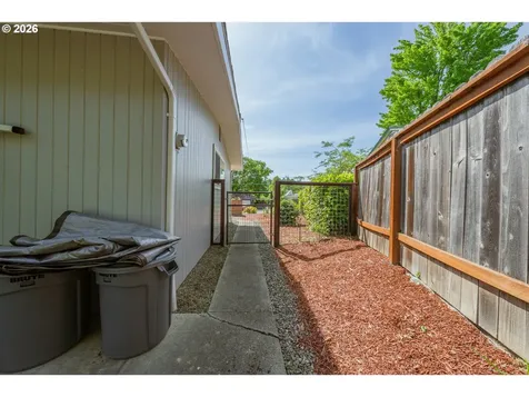 2025 NW Kline Street Roseburg OR 97471