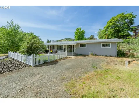 2025 NW Kline Street Roseburg OR 97471
