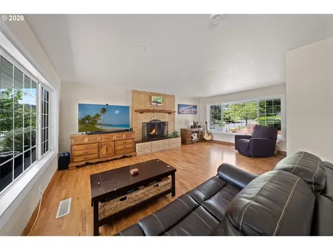 2025 NW Kline Street Roseburg OR 97471