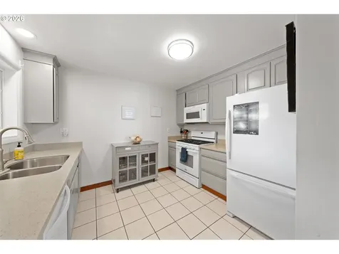 2025 NW Kline Street Roseburg OR 97471