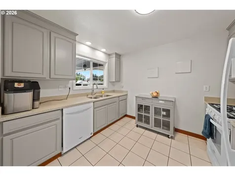 2025 NW Kline Street Roseburg OR 97471