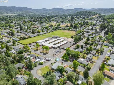 2025 NW Kline Street Roseburg OR 97471