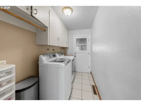 2025 NW Kline Street Roseburg OR 97471