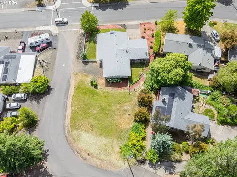 2025 NW Kline Street Roseburg OR 97471