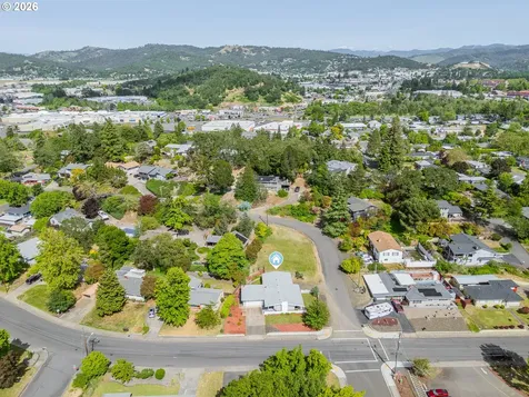 2025 NW Kline Street Roseburg OR 97471