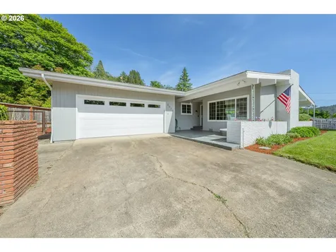 2025 NW Kline Street Roseburg OR 97471