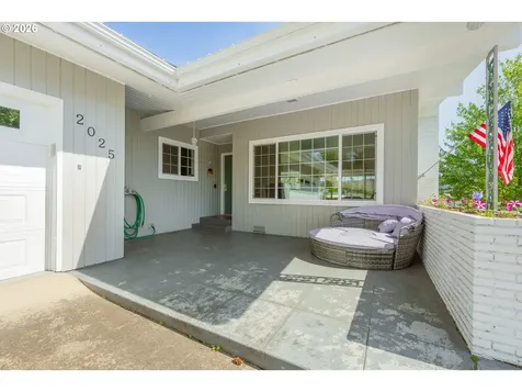2025 NW Kline Street Roseburg OR 97471