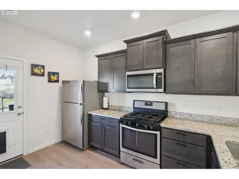 1312 W 17th Avenue La Center WA 98629