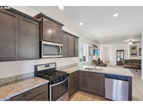 1312 W 17th Avenue La Center WA 98629