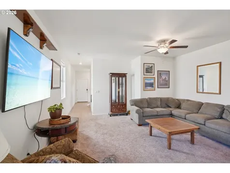 1312 W 17th Avenue La Center WA 98629