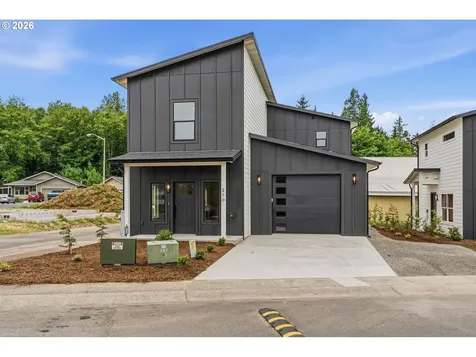 210 Glengate Street Cathlamet WA 98612