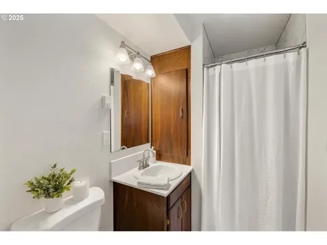 5800 NE 115th Street Vancouver WA 98686