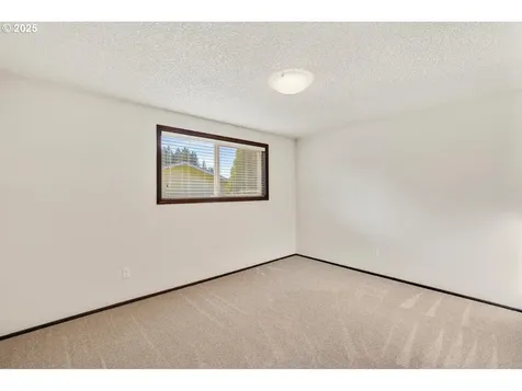 5800 NE 115th Street Vancouver WA 98686