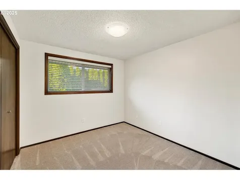 5800 NE 115th Street Vancouver WA 98686
