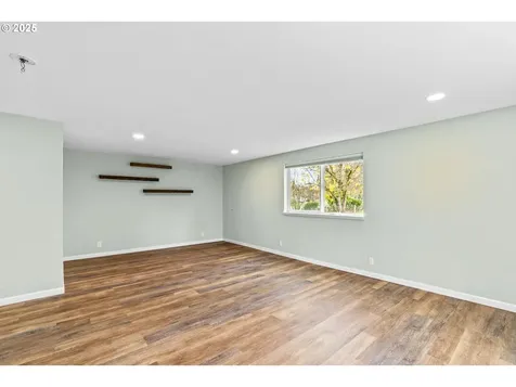 27862 Green Oaks Drive Eugene OR 97402