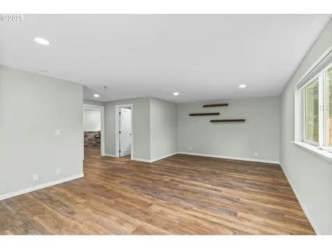 27862 Green Oaks Drive Eugene OR 97402