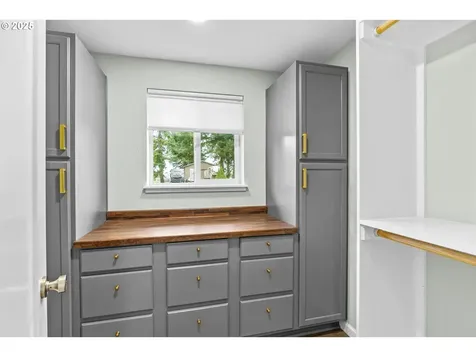 27862 Green Oaks Drive Eugene OR 97402