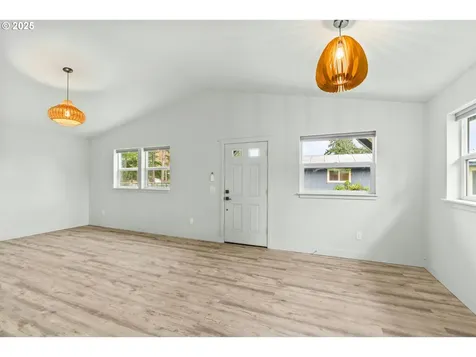 27862 Green Oaks Drive Eugene OR 97402