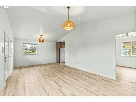 27862 Green Oaks Drive Eugene OR 97402