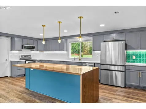 27862 Green Oaks Drive Eugene OR 97402