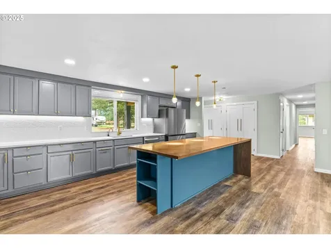 27862 Green Oaks Drive Eugene OR 97402