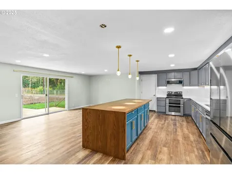 27862 Green Oaks Drive Eugene OR 97402