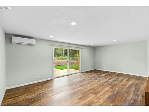 27862 Green Oaks Drive Eugene OR 97402