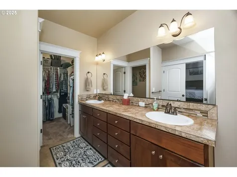 18515 Aladdin Way Oregon City OR 97045