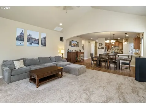 18515 Aladdin Way Oregon City OR 97045