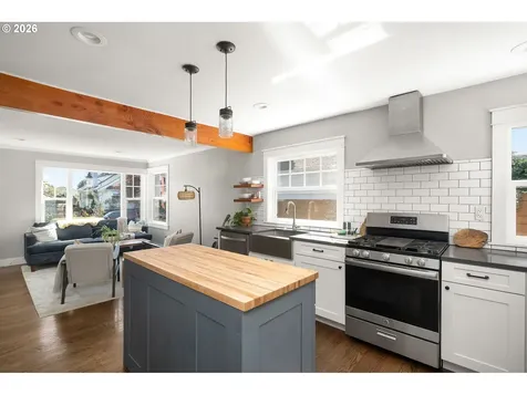 6133 NE 18th Avenue Portland OR 97211