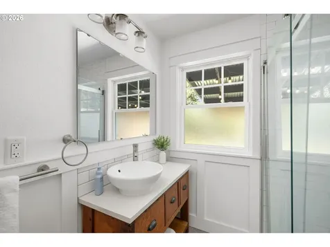6133 NE 18th Avenue Portland OR 97211