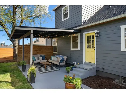 6133 NE 18th Avenue Portland OR 97211