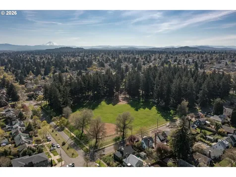 6133 NE 18th Avenue Portland OR 97211