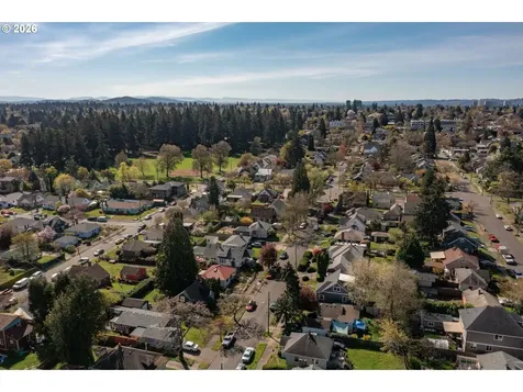 6133 NE 18th Avenue Portland OR 97211