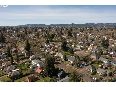 6133 NE 18th Avenue Portland OR 97211