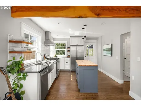 6133 NE 18th Avenue Portland OR 97211
