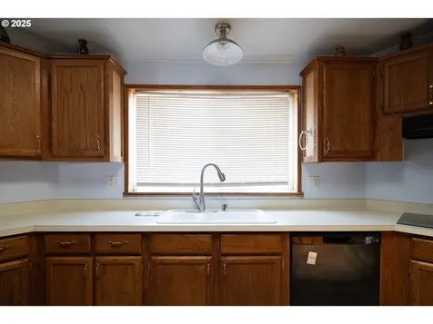 702 Cedar Street Pe Ell WA 98572