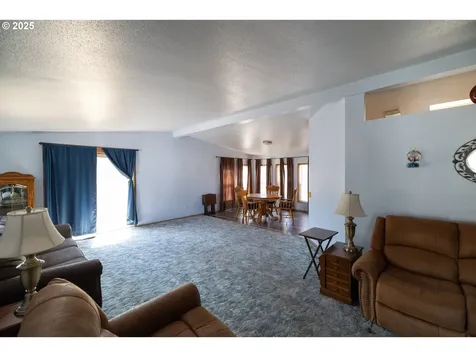 702 Cedar Street Pe Ell WA 98572