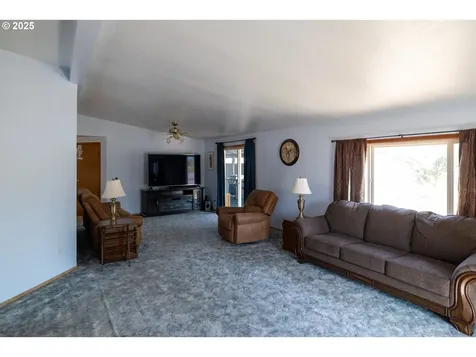 702 Cedar Street Pe Ell WA 98572