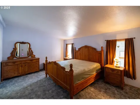702 Cedar Street Pe Ell WA 98572