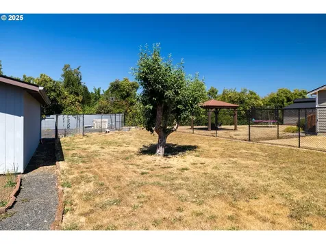 702 Cedar Street Pe Ell WA 98572