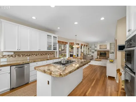 9621 NW Henry Court Portland OR 97229