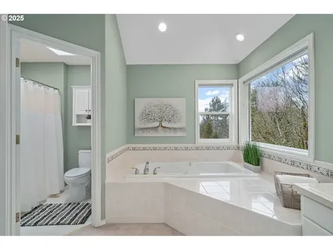 9621 NW Henry Court Portland OR 97229