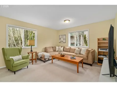 9621 NW Henry Court Portland OR 97229