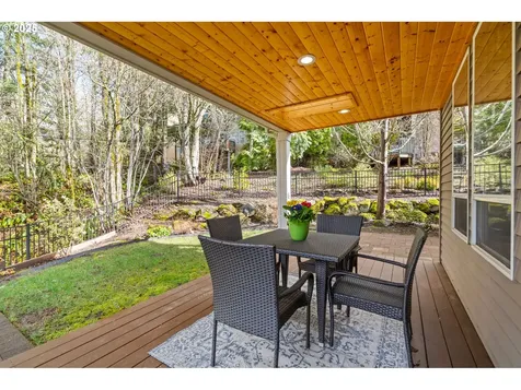 9621 NW Henry Court Portland OR 97229