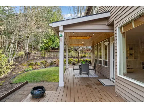 9621 NW Henry Court Portland OR 97229